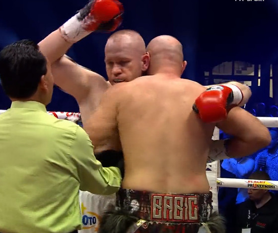 Piękne i szybkie zwycięstwo Łukasza Różańskiego i to on zdobywa pas WBC
